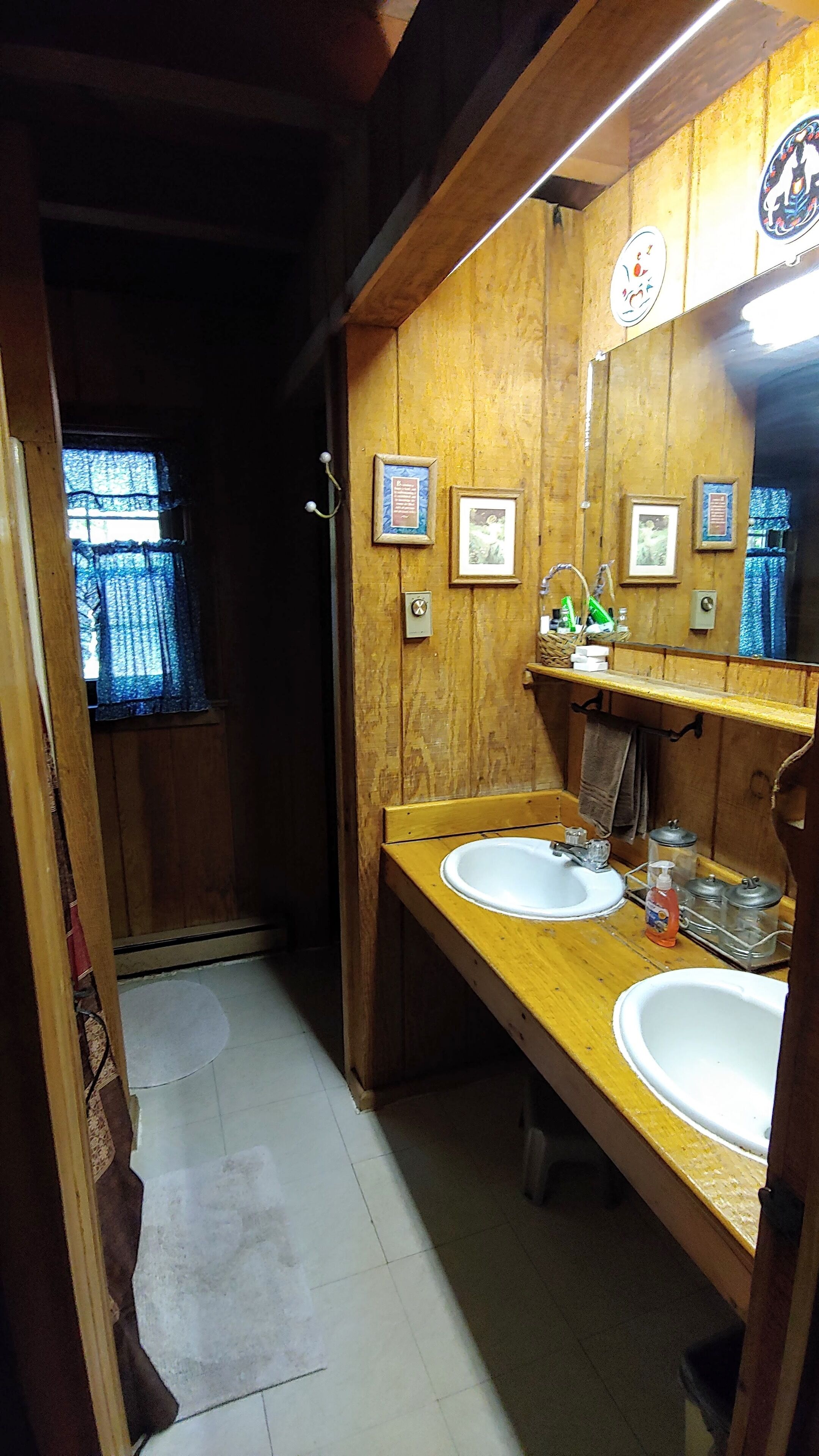 POCONO CABIN - ATTRACTIONS CLOSE!