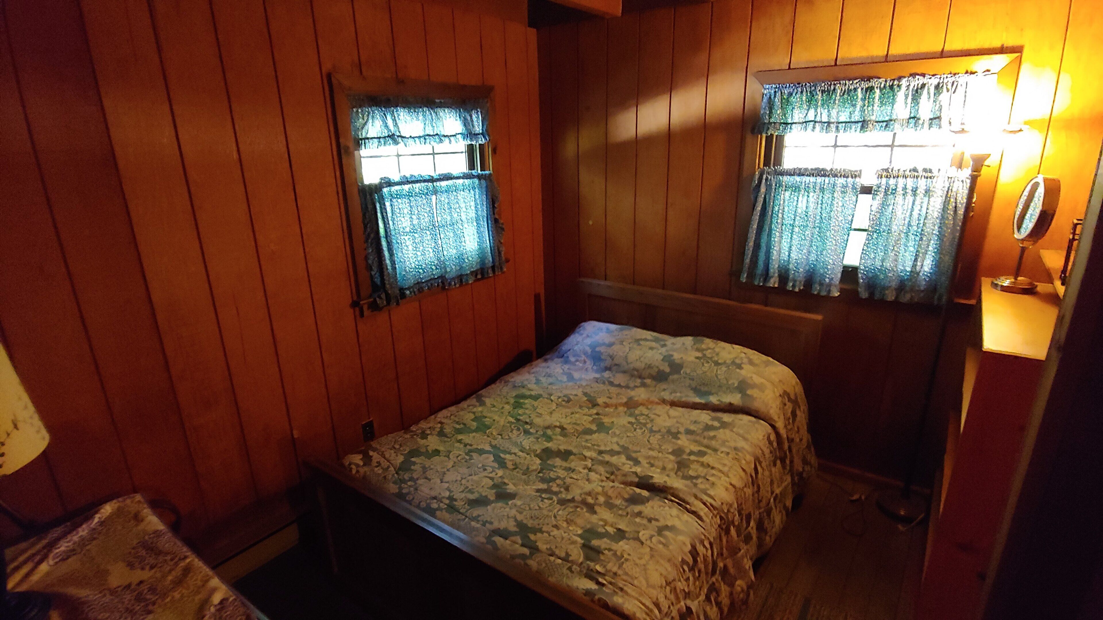 POCONO CABIN - ATTRACTIONS CLOSE!