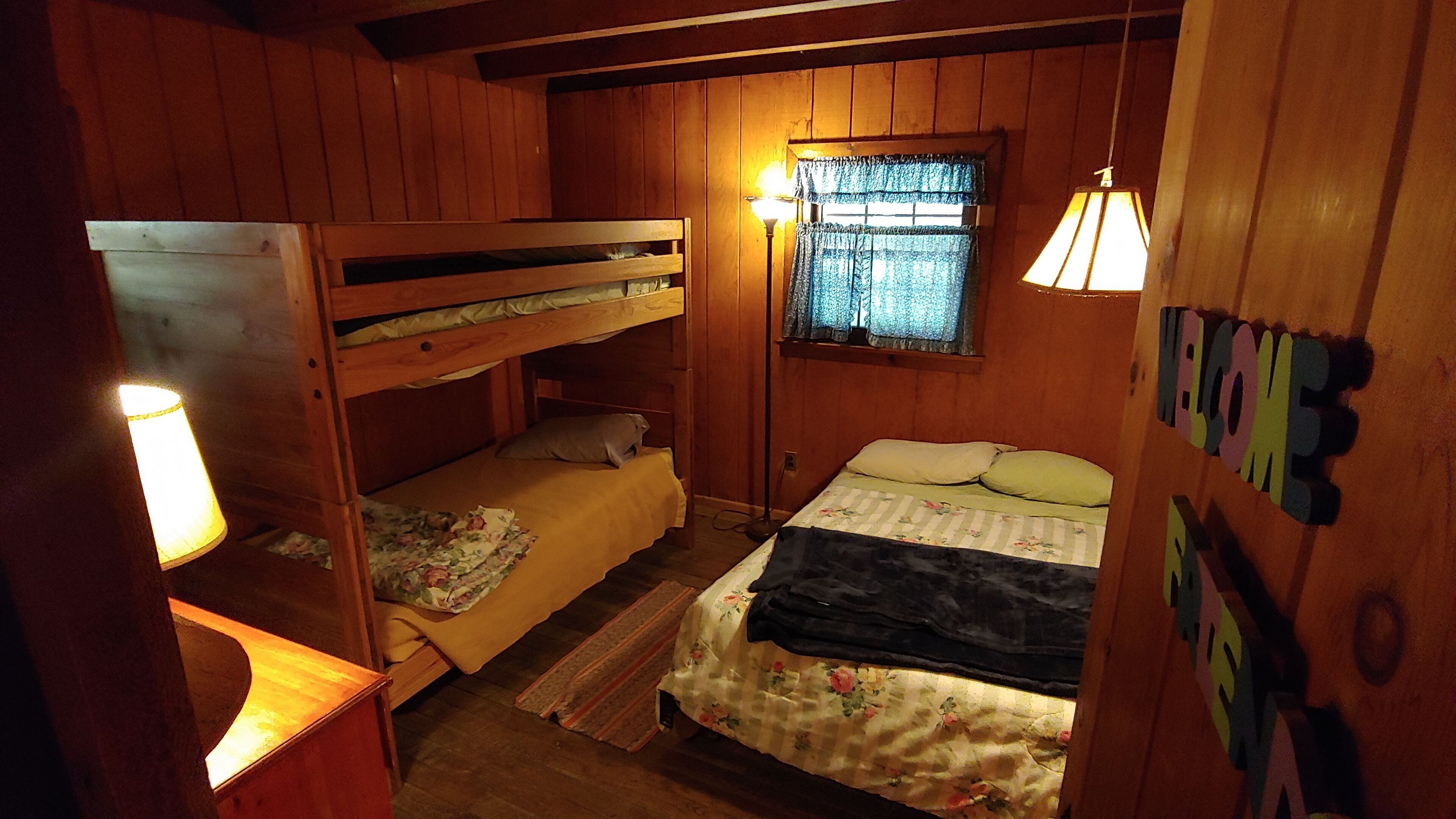 POCONO CABIN - ATTRACTIONS CLOSE!