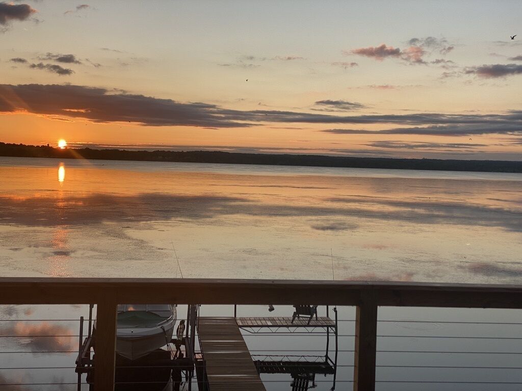 Finger Lakes Spectacular Cayuga Water Front Private & Super Clean! Best Location