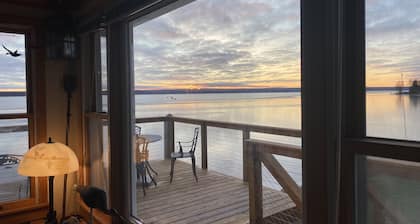 Finger Lakes Spectacular Cayuga Water Front Private & Super Clean! Best Location