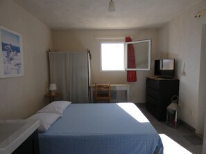 1 camera, ferro/asse da stiro, Wi-Fi, lenzuola