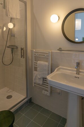 Comfort Cottage, Accessible, Ensuite (4*) | Bathroom