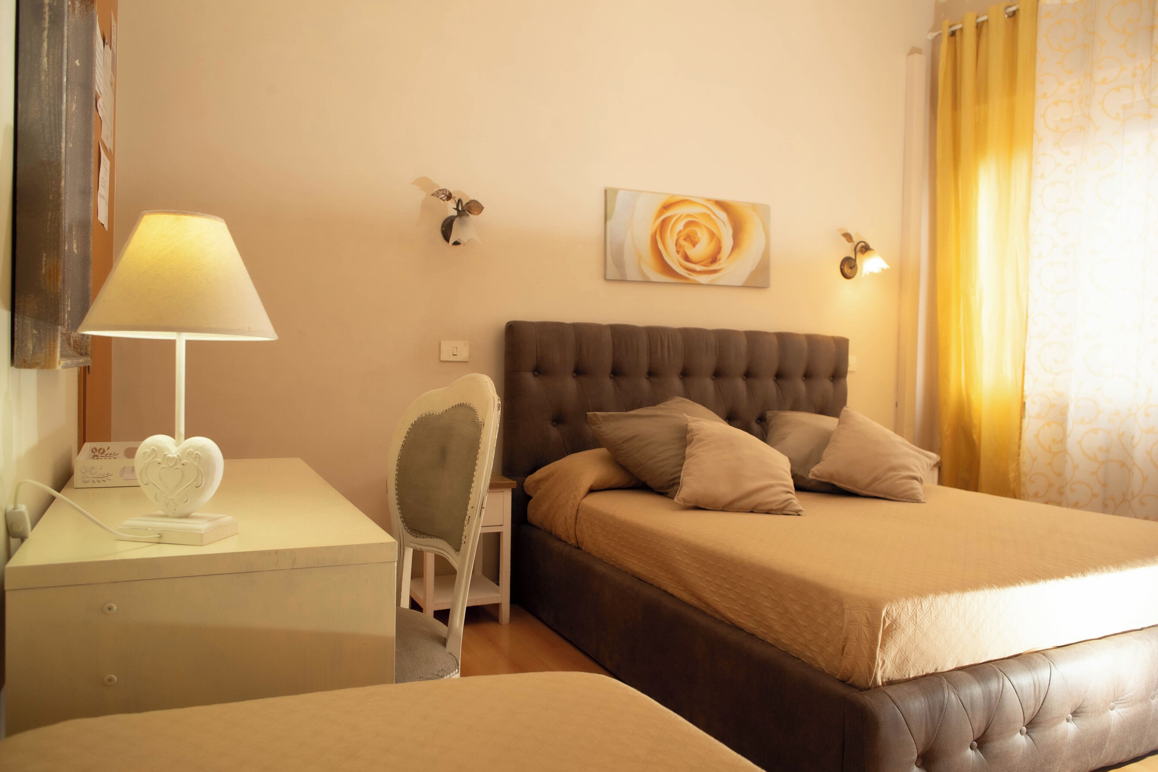 Tremannsrom – familie | Sengetøy i egyptisk bomull, sengetøy av topp kvalitet og dundyner