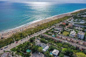 Beach - Two Bedroom Boutique Condo 2 Blocks from the Beach and Atlantic Avenue (Delray Beach)