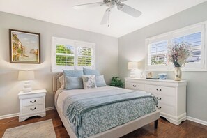 2 bedrooms, iron/ironing board, WiFi