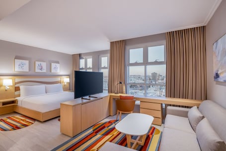 Studio, 1 King Bed with Sofa bed, Non Smoking | Egyptian cotton sheets, premium bedding, memory foam beds, in-room safe