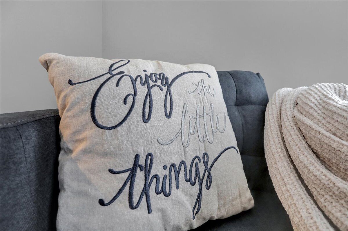 Experience life at 1898 Fortville House! Only 8 miles from Ruoff Music Center!