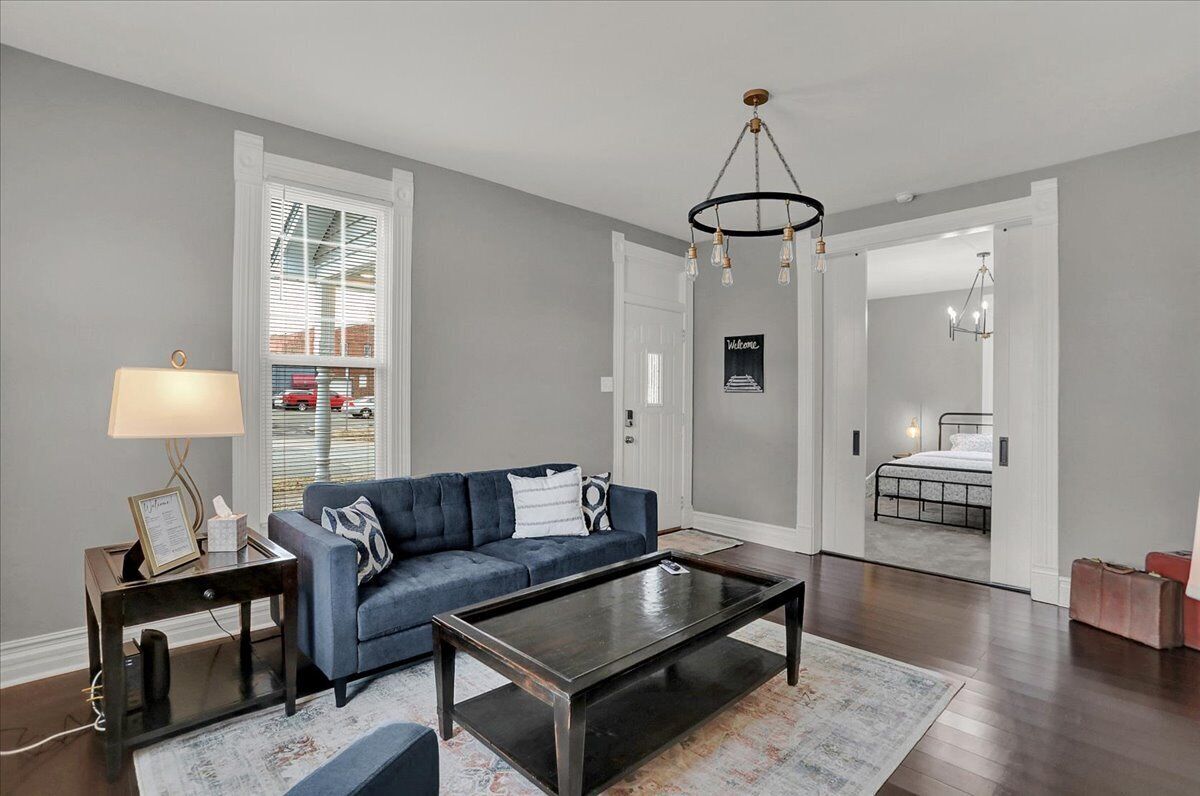 Experience life at 1898 Fortville House! Only 8 miles from Ruoff Music Center!