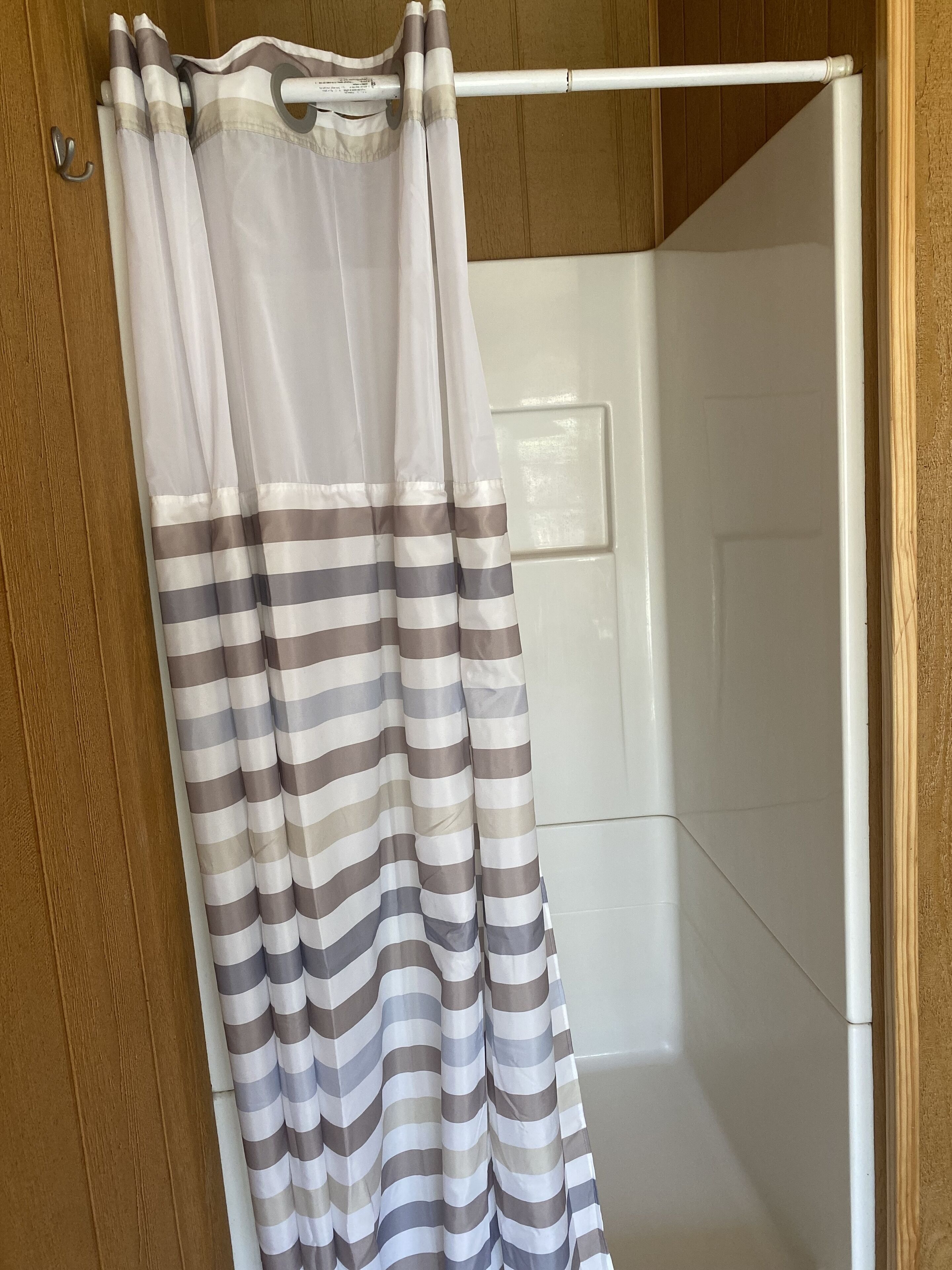 淋浴设施、吹风机、毛巾、肥皂