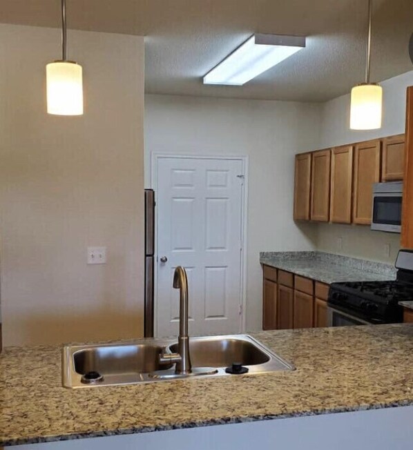 ميكروويف، غسالة أطباق، مستلزمات طهي/أطباق/أوعية