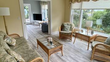 Smart TV, fireplace, DVD player