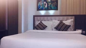 Superior Double Room | Individually decorated, individually furnished, desk, laptop workspace