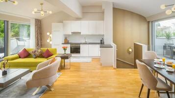 Cobertura com design assinado (Three Bedrooms and Terrace) | 1 quarto, cofres nos quartos, individualmente decorados