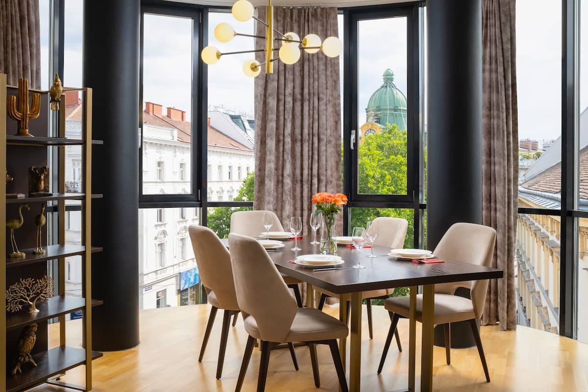 Luxury Apartment with Panorama view | Matservice på rummet