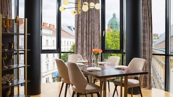 Luxury Apartment with Panorama view | In-room dining