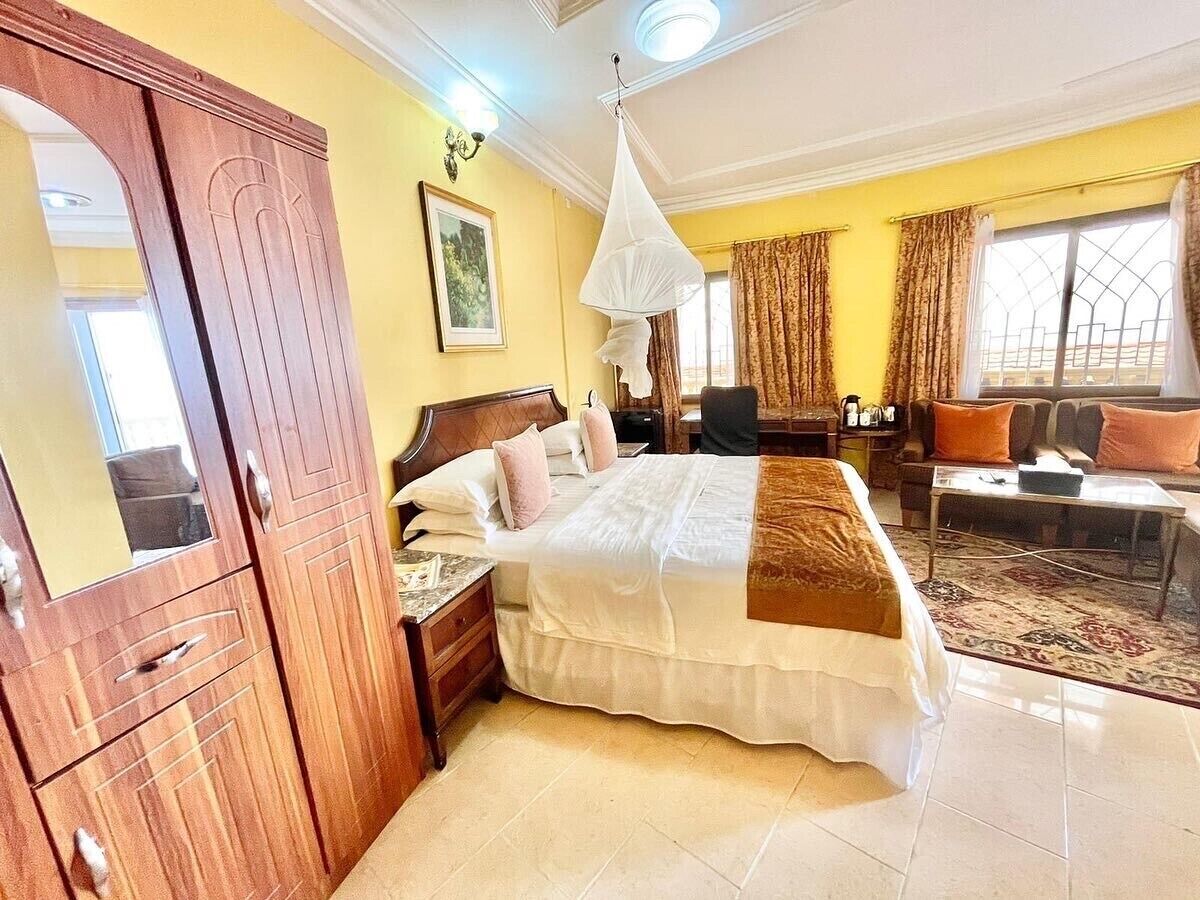 9 makuuhuonetta, työpöytä, silitysrauta/-lauta, ilmainen Wi-Fi