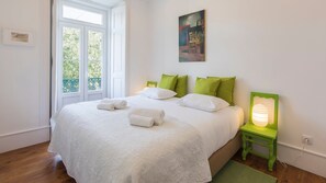 4 habitaciones, escritorio, tabla de planchar con plancha y wifi gratis 