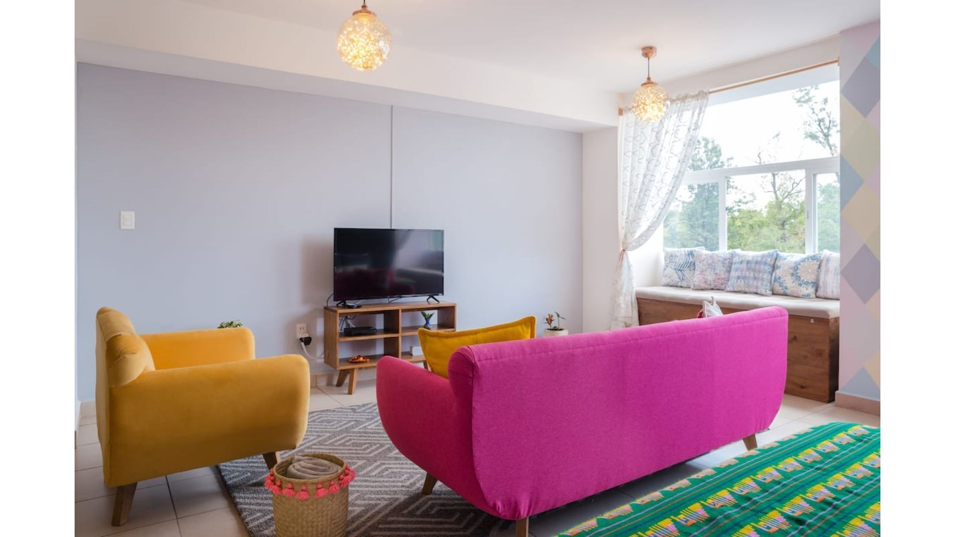 Lavish & Vibrant | Centric+Alameda Central View