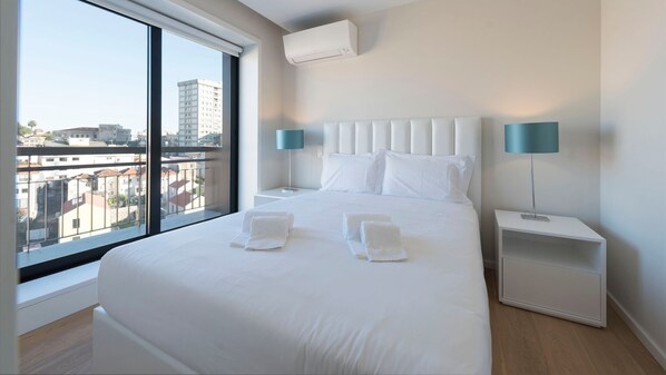 2 chambres, fer et planche à repasser, Wi-Fi gratuit, draps fournis