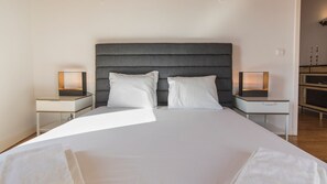 3 bedrooms, desk, free WiFi, bed sheets
