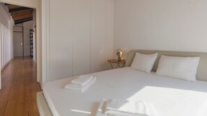 3 bedrooms, desk, free WiFi, bed sheets