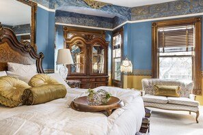 1 bedroom, WiFi - SJ Downtown Victorian Master King Bedroom 2 (San Jose)