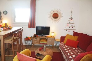 TV - 50m from resort center, 3rd floor, balcony, tv, 40m², Les Orres (Les Orres)
