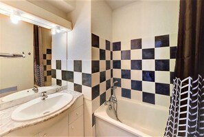 Bathtub