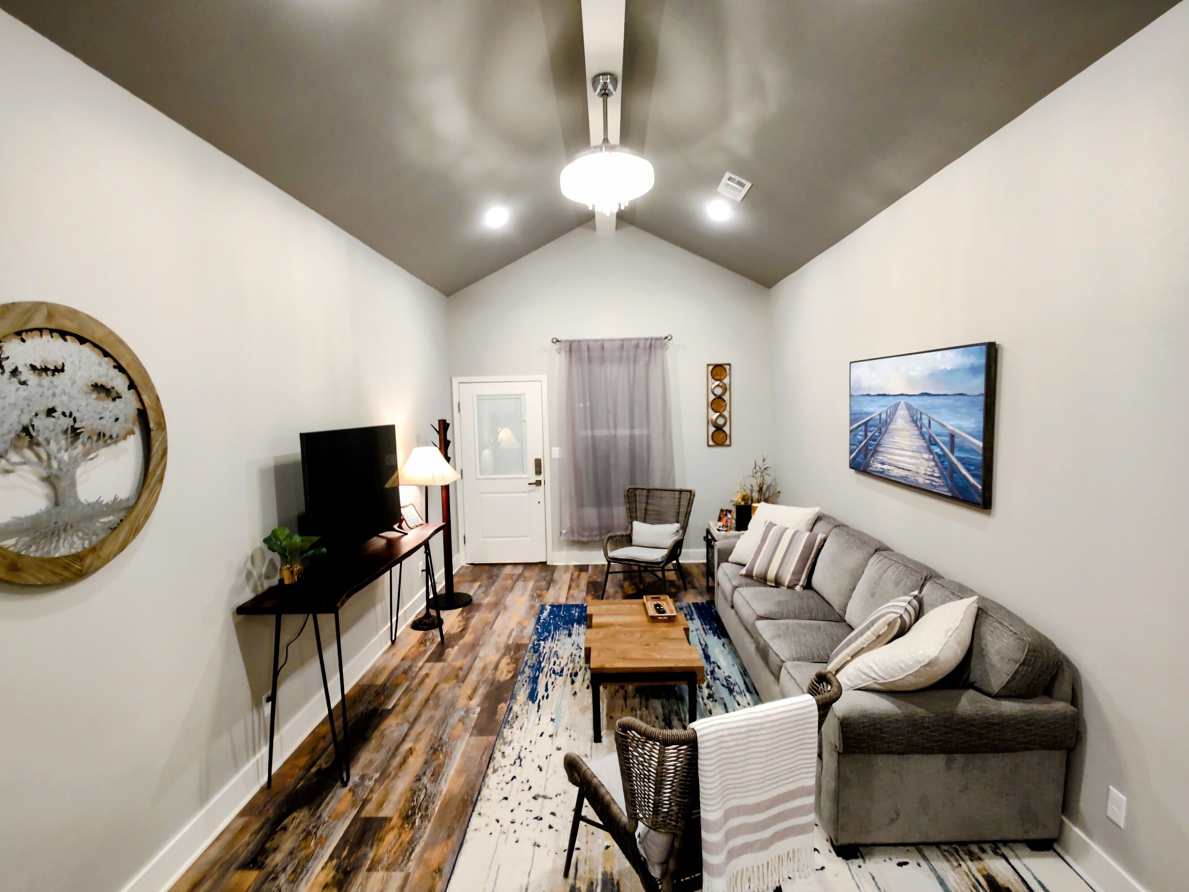 Lakeview Getaway A - Perfect for couples or families