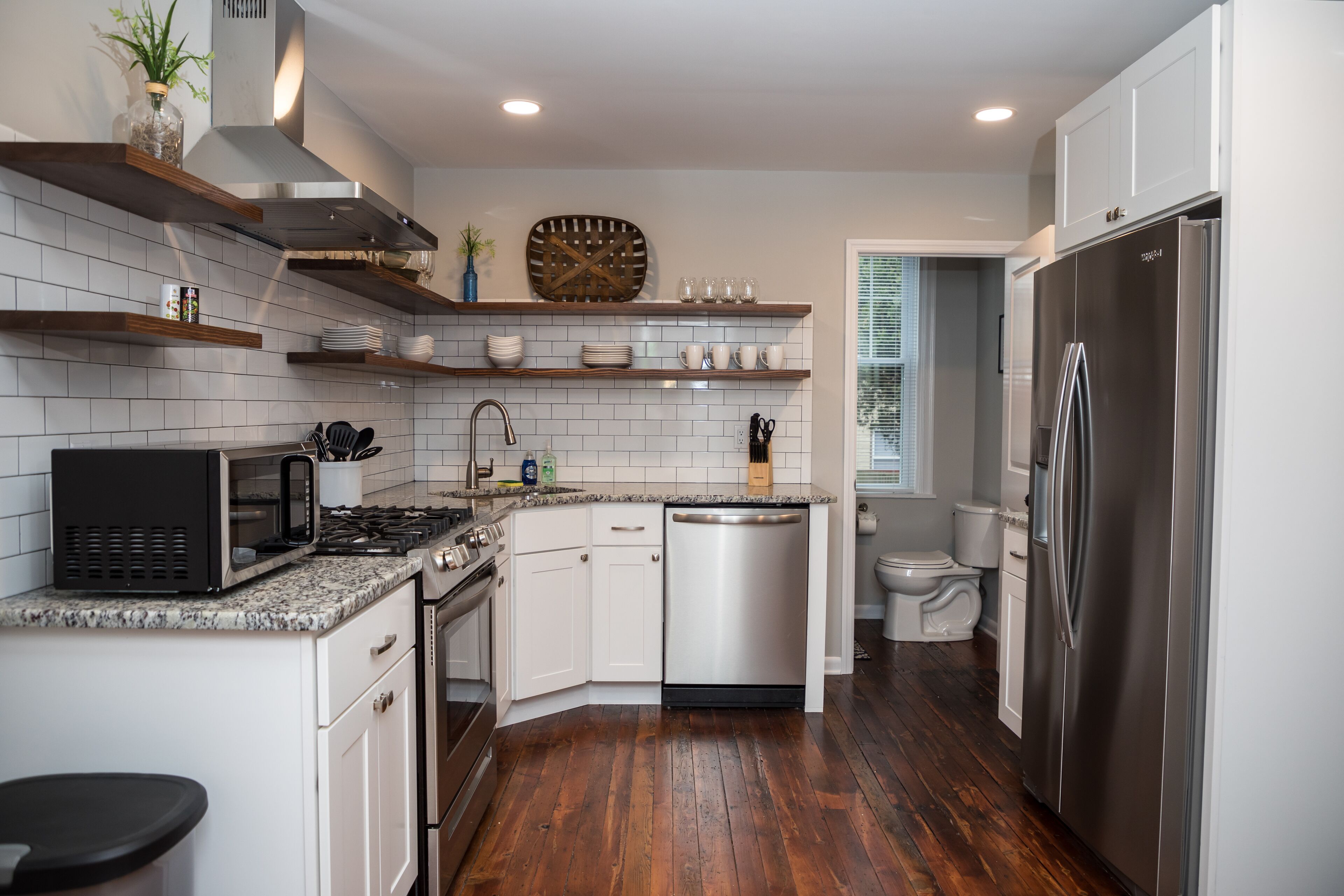 Lancaster East Side Retreat; Charming & Spacious 