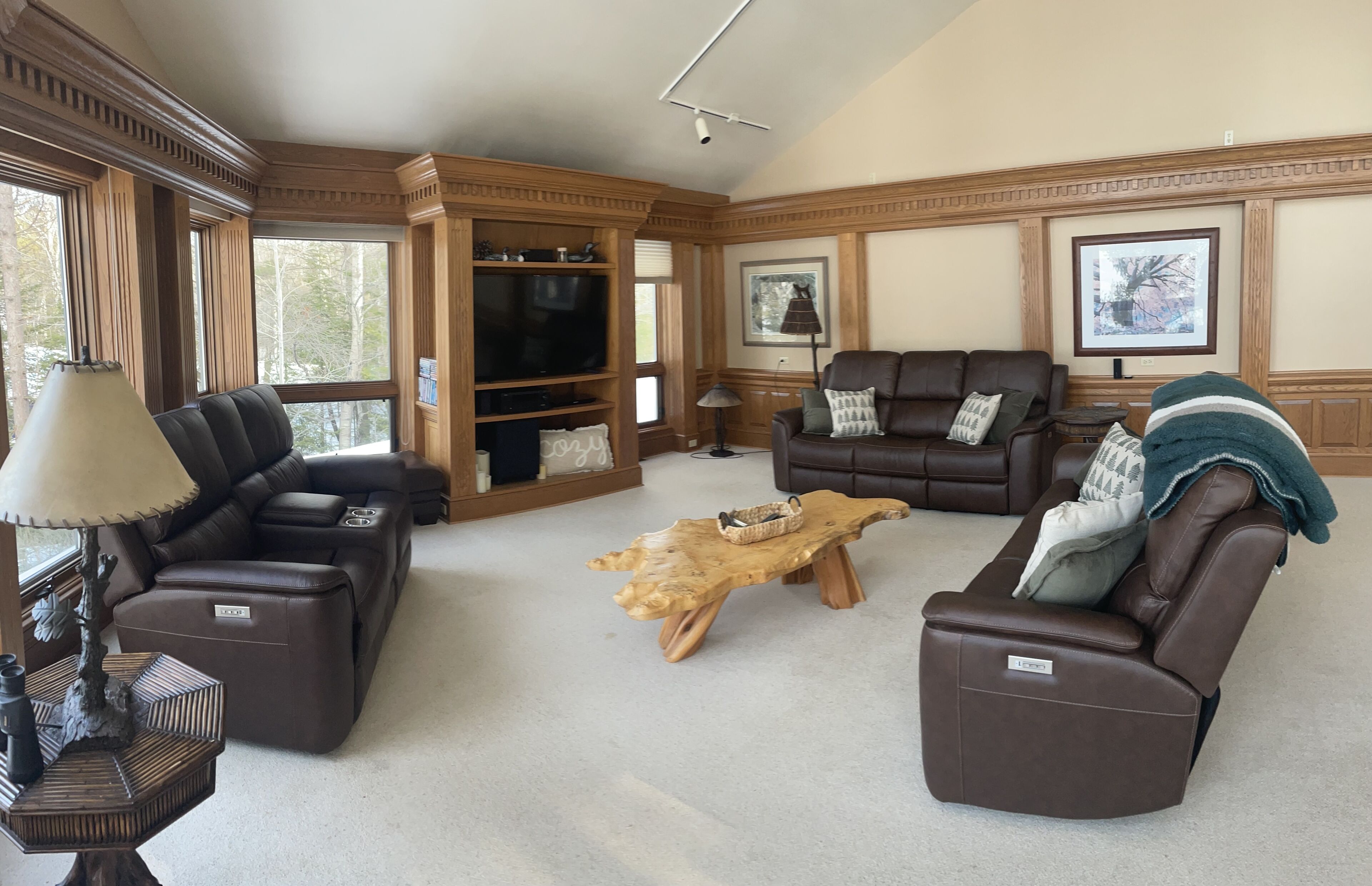 Lake House | Eagle River | Boat Rental | Private Piers | Snowmobile Trails |