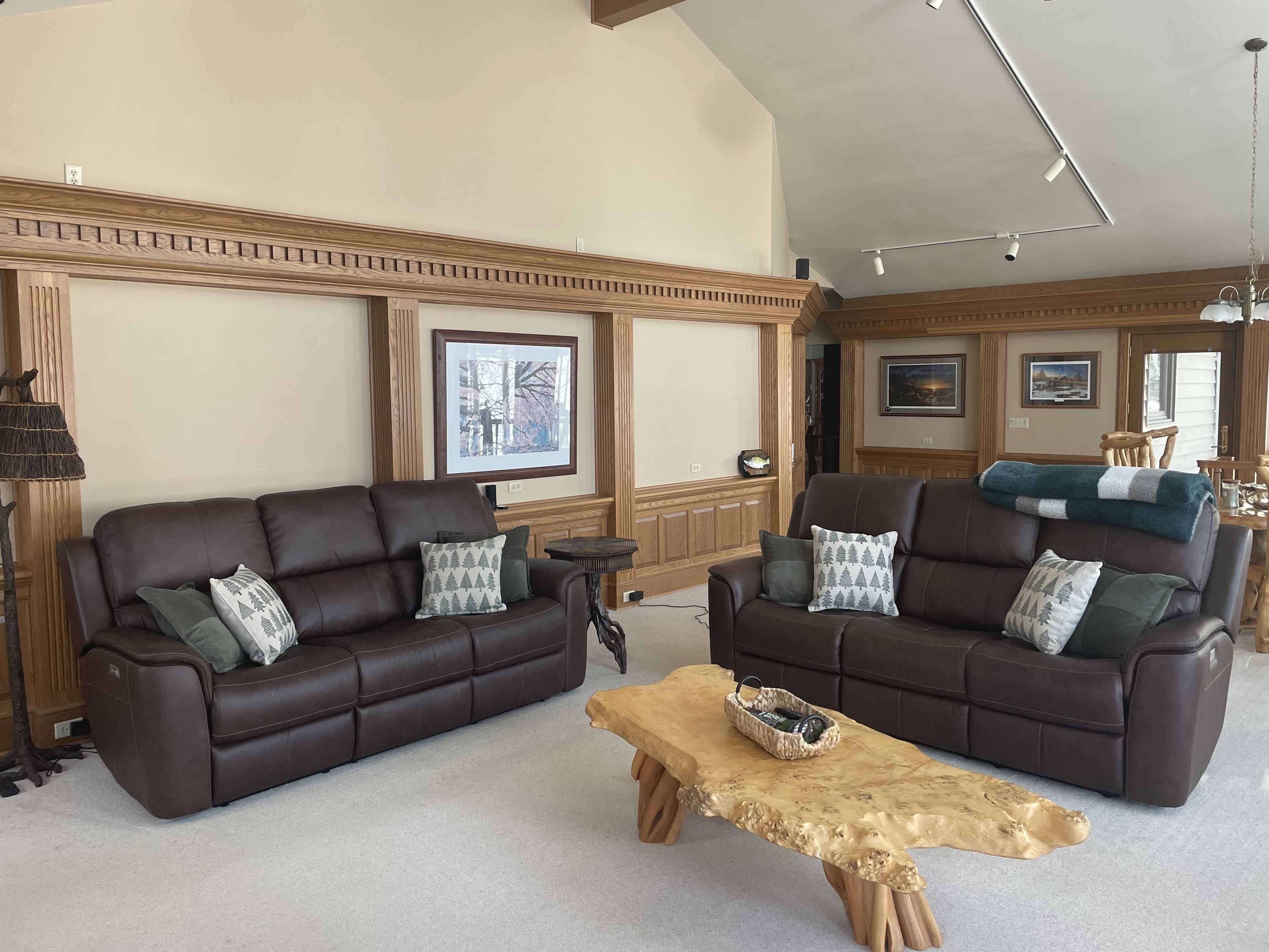 Lake House | Eagle River | Boat Rental | Private Piers | Snowmobile Trails |