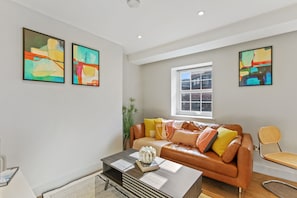 Căn hộ, 1 phòng ngủ | Khu phòng khách | TV