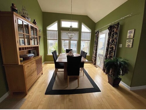 Cozy 3 bedroom condo, just 2 blocks from the boardwalk