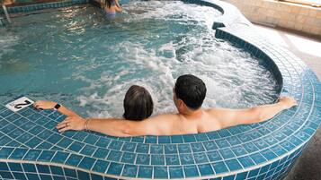 Una piscina techada