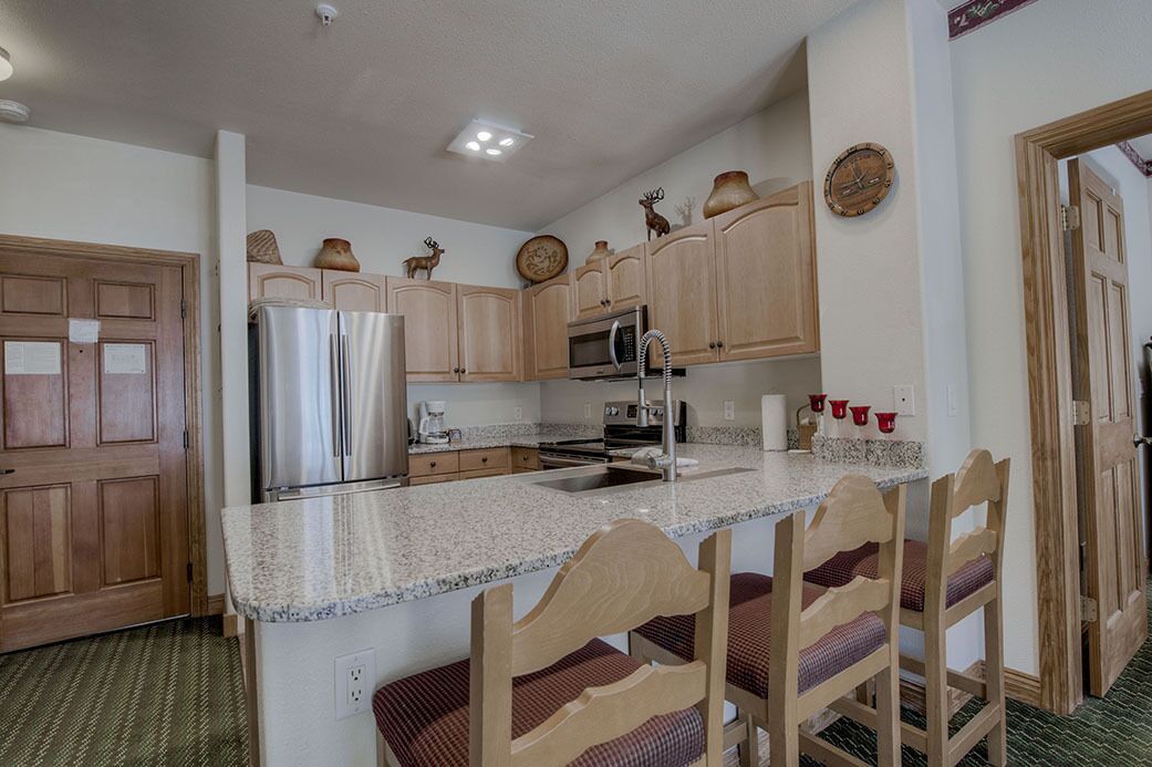 Walk to the Slopes/Mountain Views/Shared Hot Tub