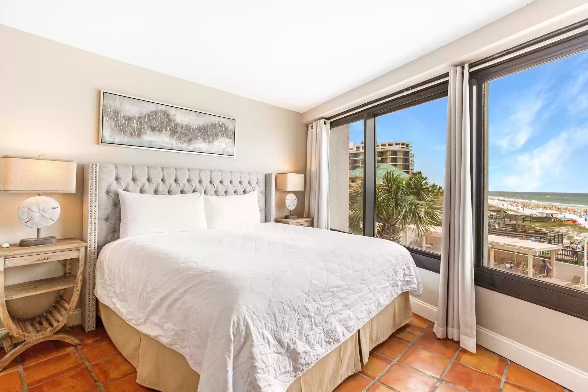 Beautiful Beachfront Condo overlooking the ocean and the pool!