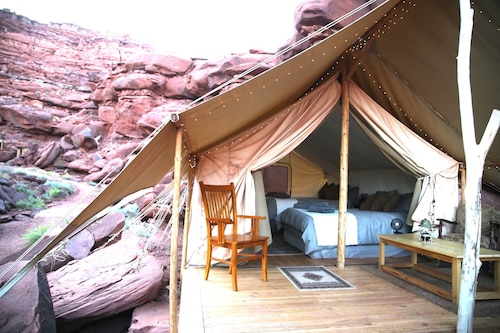 * Luxury Glamping Tent in Moab | Sleeps 4