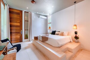 Ropa de cama de alta calidad y minibar con artículos gratuitos 