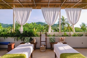 Hot stone massages, deep-tissue massages, Swedish massages, facials - Agua de Luna Boutique Hotel, San Pancho Nayarit (San Francisco)