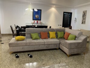 Smart-TV, Tischtennisplatte