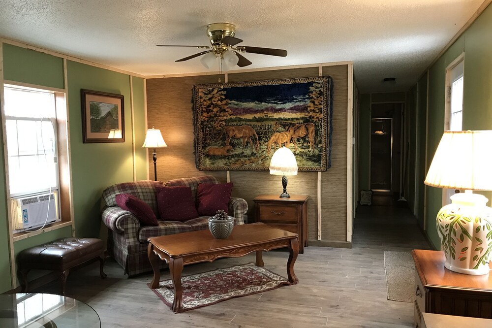 Cozy country experience<br>Located in Marion, Ind <br>7630 E 100 S<br>Marion, Indiana