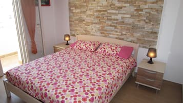 2 Schlafzimmer, Zimmersafe, Bügeleisen/Bügelbrett, Reisekinderbett