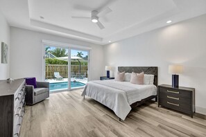 4 bedrooms, desk, iron/ironing board, free WiFi