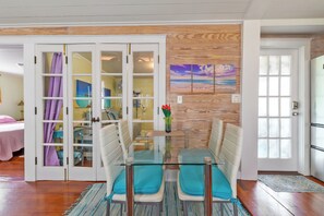 Dining - Hidden Treasure in Old Town: 3BR Home with Pool in Peaceful Gated Enclave (Key West)