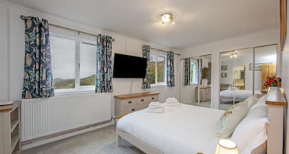 5 bed detached house. 8 min drive from Oban