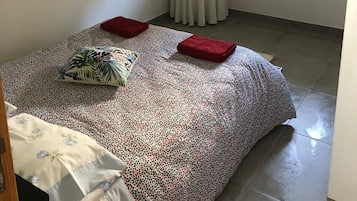 7 quartos, ferros/tábuas de passar roupa, Wi-Fi de cortesia