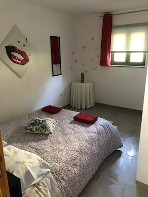 7 bedrooms, iron/ironing board, free WiFi, bed sheets