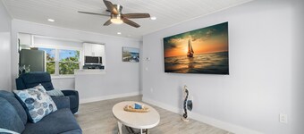Siesta Key Waterfront Condo, Beachfront, Pool, Sunset View